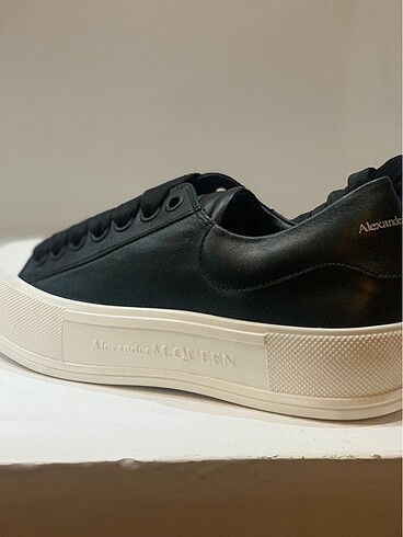 39 Beden Alexander McQueen