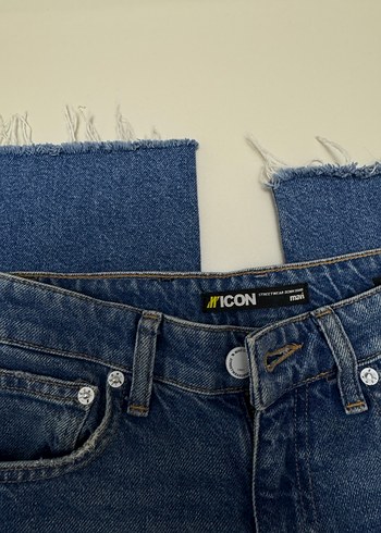 Düğmeli Parlak Mavi Midi Denim Kadın Jean - Görsel 3