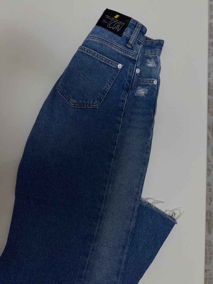 Düğmeli Parlak Mavi Midi Denim Kadın Jean - Görsel 4