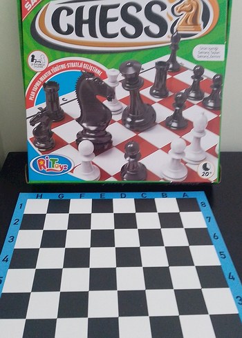 Satranç Oyunu Seti Beyaz ve Siyah Taşlar