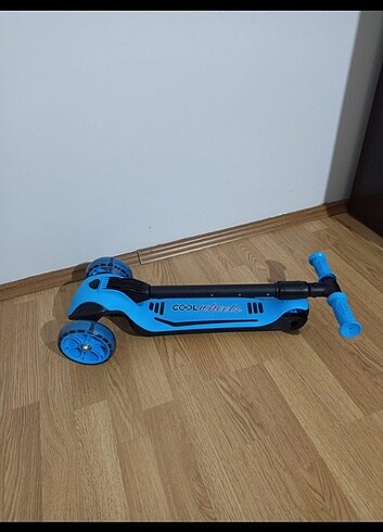 Katlanabilir ışıklı scooter 3