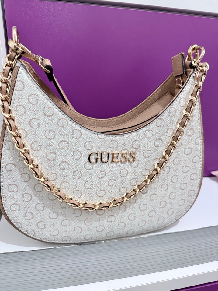 Zincir Detaylı Beyaz Guess Kadın Çanta - Görsel 2