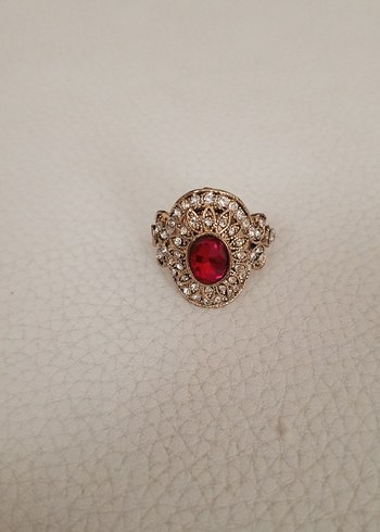Zara Kırmızı Taşlı Vintage Kadın Yüzük