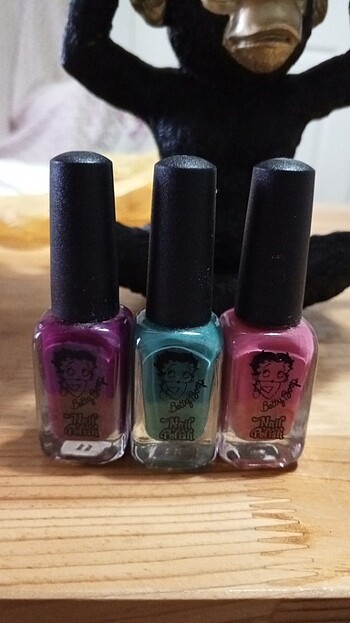 Wet n wild NAİL POLiSH MARKA OJE YENİ