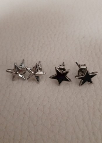 Mango Gri Yıldız Düğmeli Punk Küpeler