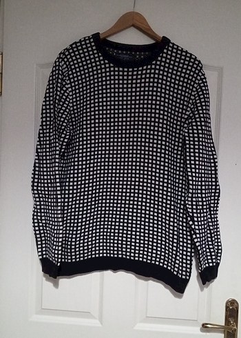 Kadın Siyah Kare Desenli Örgü Kazak - Görsel 5