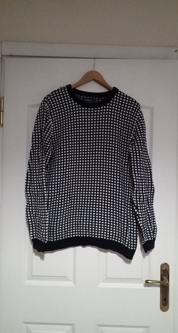 Kadın Siyah Kare Desenli Örgü Kazak - Görsel 3