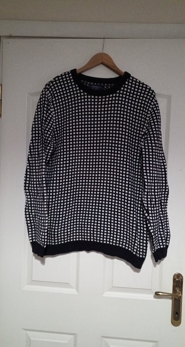 Kadın Siyah Kare Desenli Örgü Kazak - Görsel 5