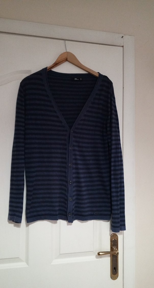 Düğmeli Lacivert V Yakalı Kadın Hırka - Görsel 4