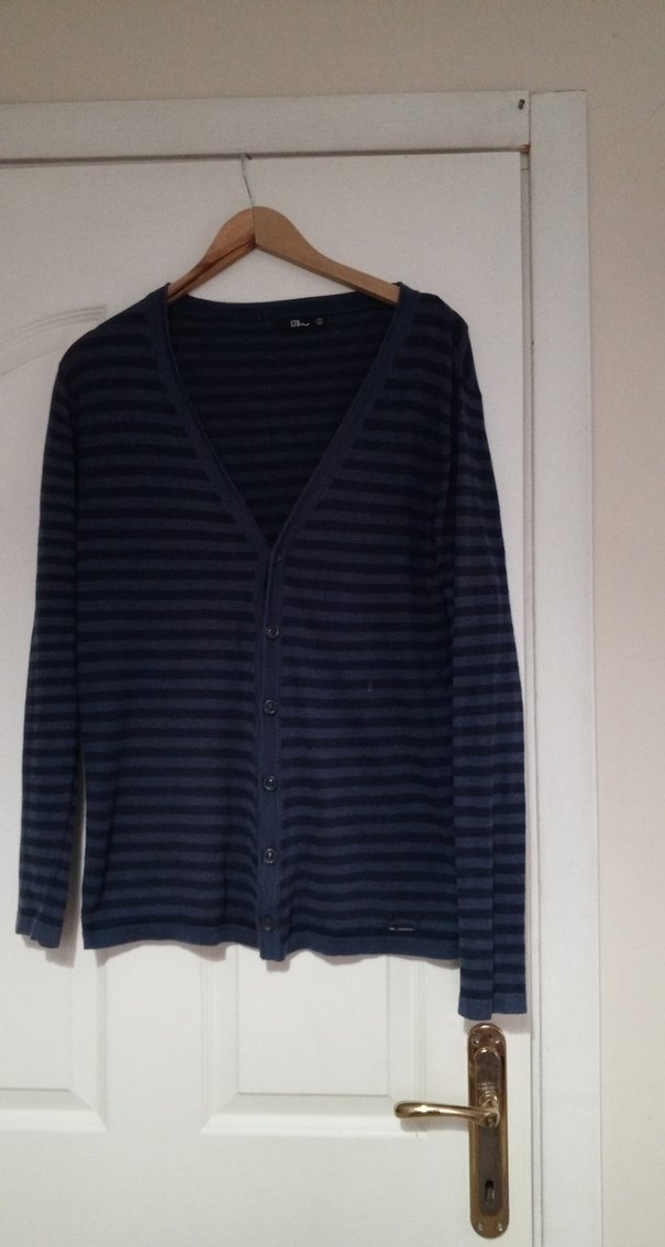 Düğmeli Lacivert V Yakalı Kadın Hırka - Görsel 5