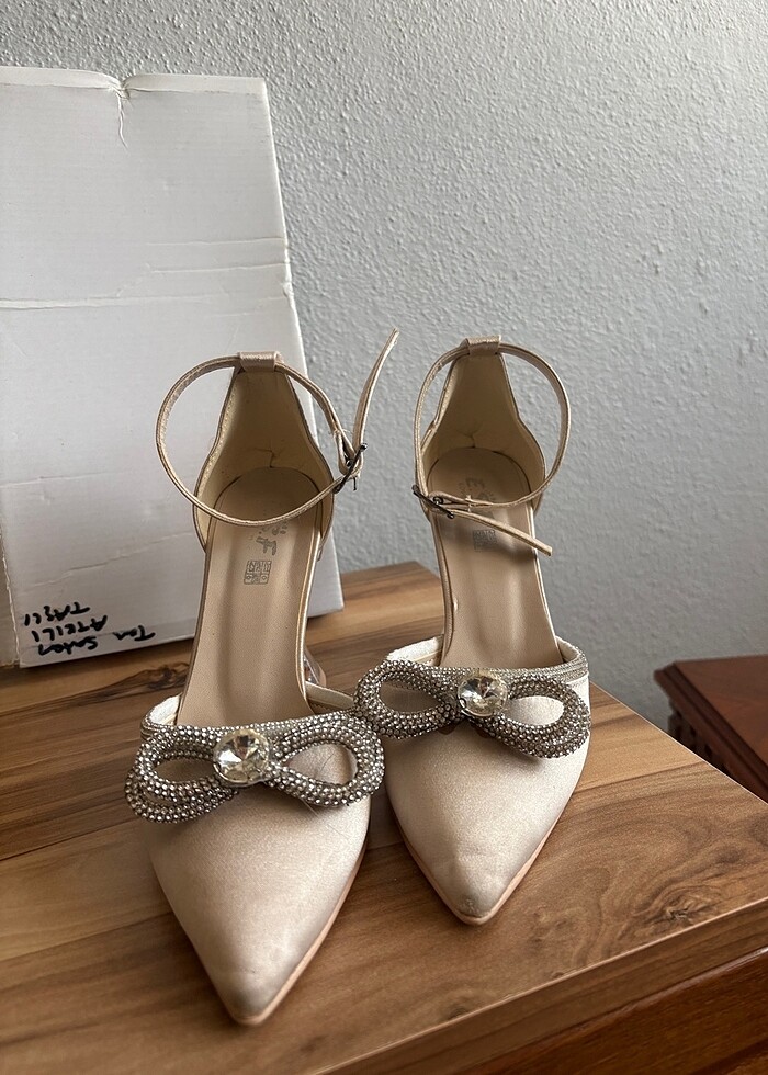 Kurdele Detaylı Saten Topuklu Ayakkabı bej Saten - Görsel 2