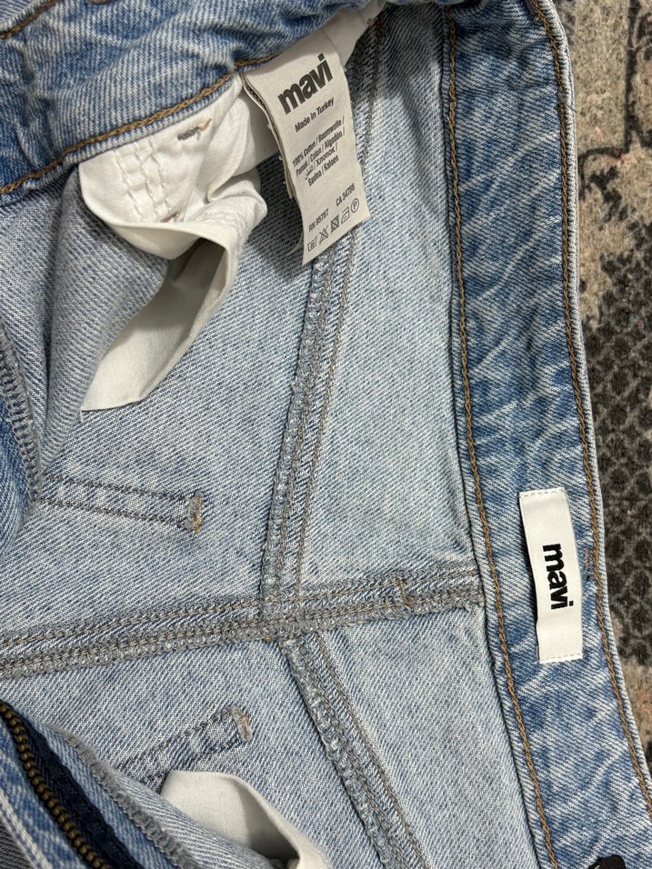 Yırtık Detaylı Mavi Midi Boy Kadın Jean - Görsel 3