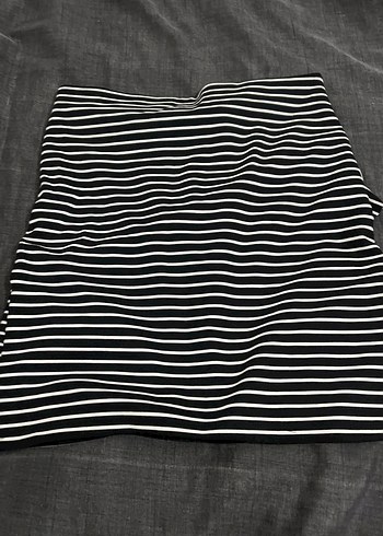 Çizgili Pilili Kısa Etek - Görsel 3