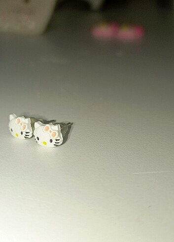  Beden çeşitli Renk Hello kitty küpe 