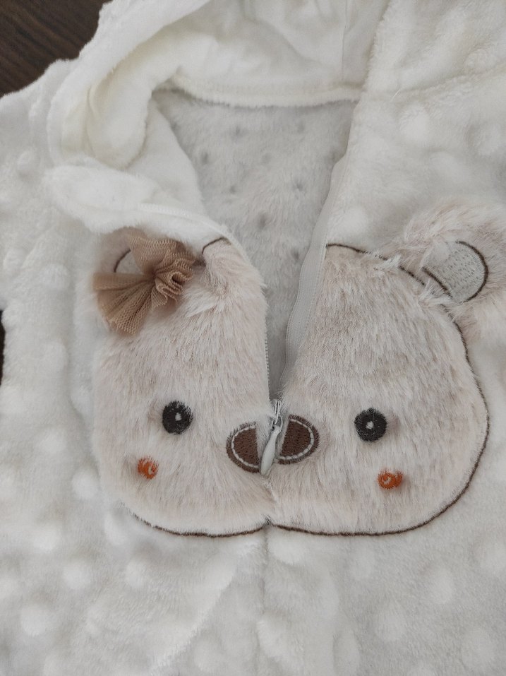 Kapüşonlu Beyaz Kız Bebek Tulum ve uyku tulumu - Görsel 3