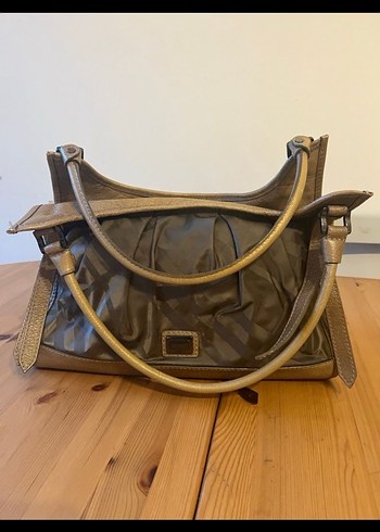 Burberry kol çantası - Görsel 11