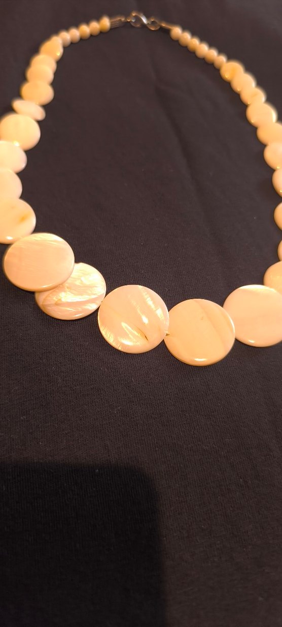 Bej Boncuklu Uzun Kadın Kolye - Görsel 3