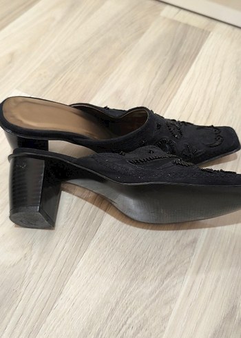 İşlemeli Boncuklu Siyah Dolgu Topuk süet Terlik - Görsel 5