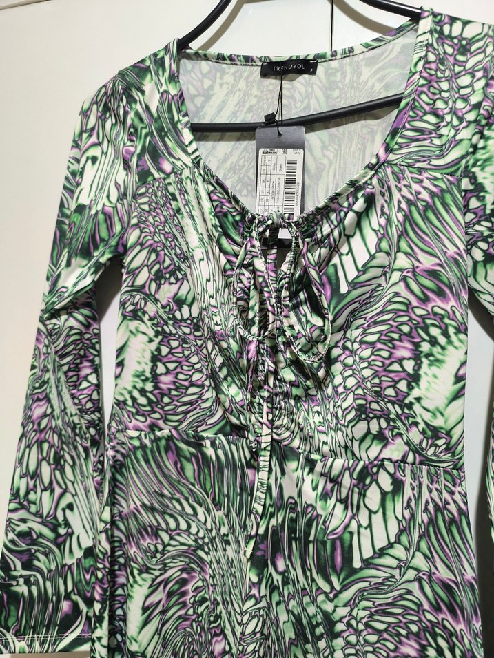 Uzun Kollu Mor Yeşil Desenli Kadın Elbise - Görsel 3
