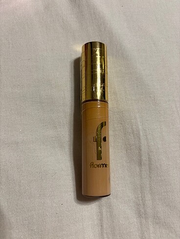 Flormar Orjinal flormar kapatıcı 002 numara