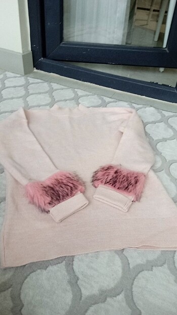 Bisiklet yaka pembe kolları kürklü açık pembe