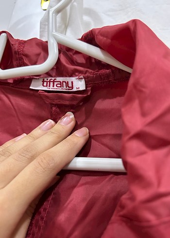 Düğmeli Kırmızı Midi Yağmurluk - Görsel 2