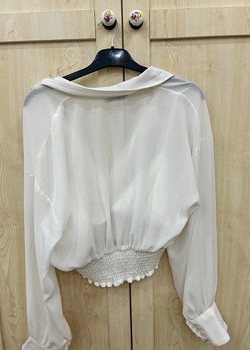 Düğmeli Beyaz V-Yaka Uzun Kollu Kadın Gömlek - Görsel 5