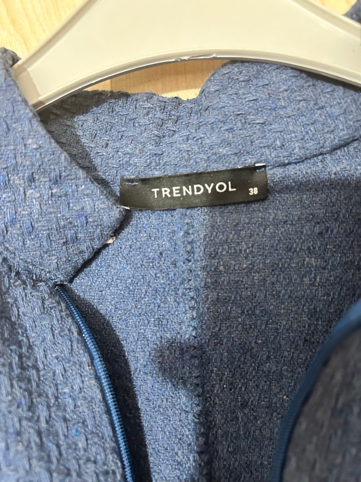 Düğmeli Kısa Kesim Mavi Kadın Triko - Görsel 2