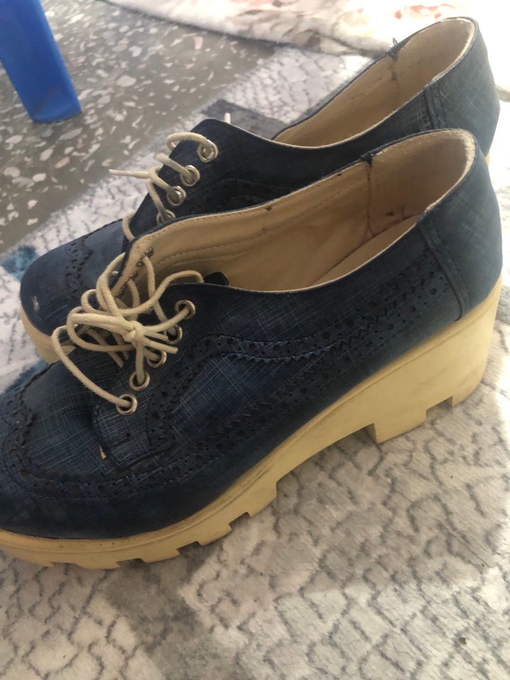 Mavi Tokalı kadın Bot - Görsel 2