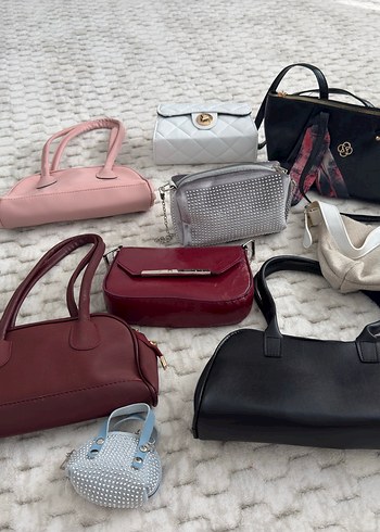 Zara Siyah Deri Fermuarlı Kadın Çanta