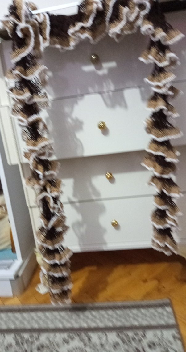 Kadın Kahverengi Fırfırlı Triko Şal - Görsel 4