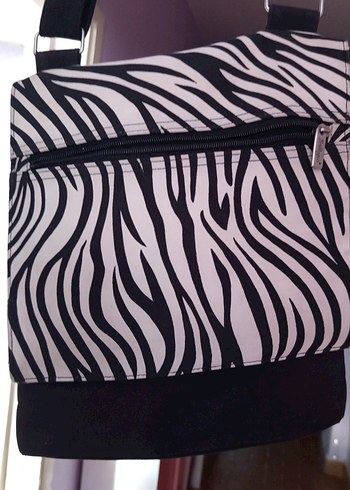 Zebra Desenli Fermuarlı Kadın Çanta - Görsel 2