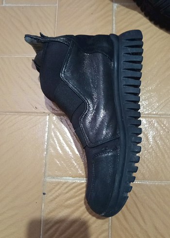 Siyah Kadın Bot - Görsel 5