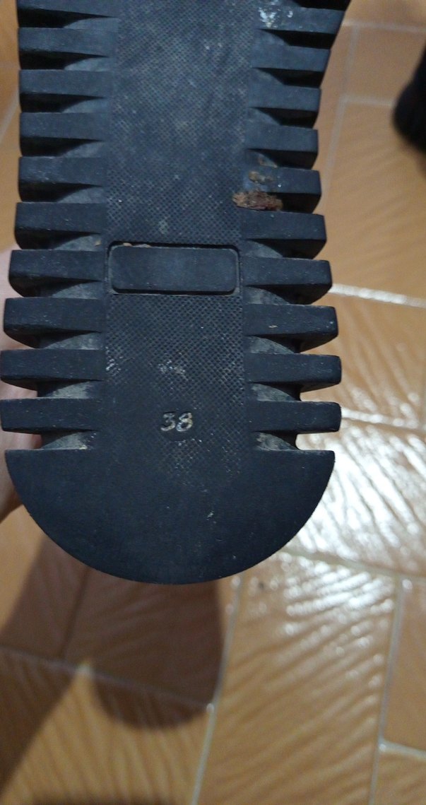 Siyah Kadın Bot - Görsel 3