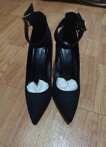 Stiletto siyah