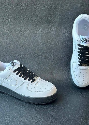 Nike Air Force 1 Beyaz Siyah Detayli Sneaker