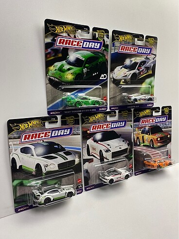  Beden RACE DAY Premium Set Hot Wheels