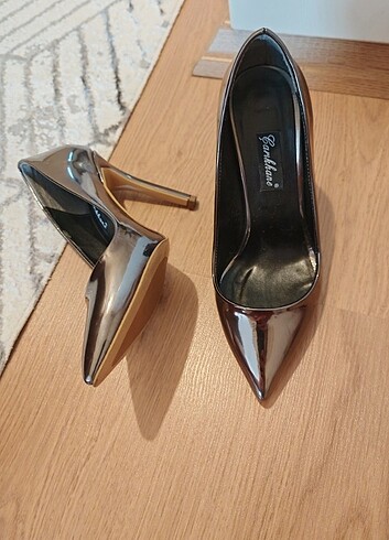 Klasik topuklu ayakkabı - Görsel 3