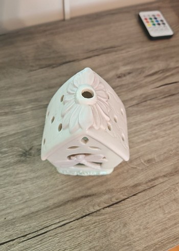 english home Beyaz Seramik Ev Şeklinde Mumluk - Görsel 2