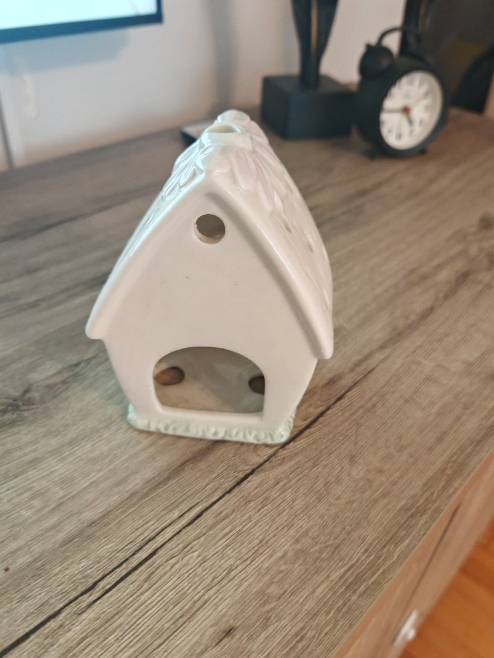 english home Beyaz Seramik Ev Şeklinde Mumluk - Görsel 4