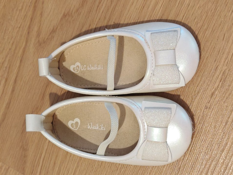 Kız Çocuk Beyaz Rugan Fiyonk Detaylı Babet - Görsel 2