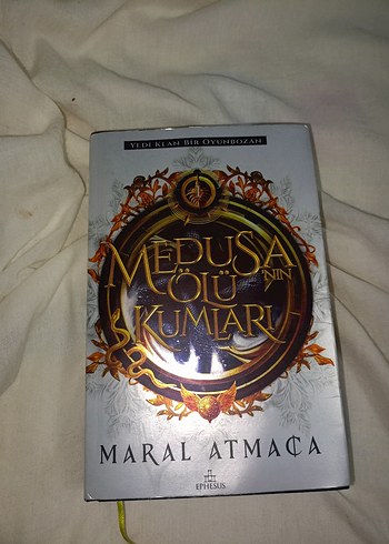 Medusa'nın Kumları - Maral Atmaca