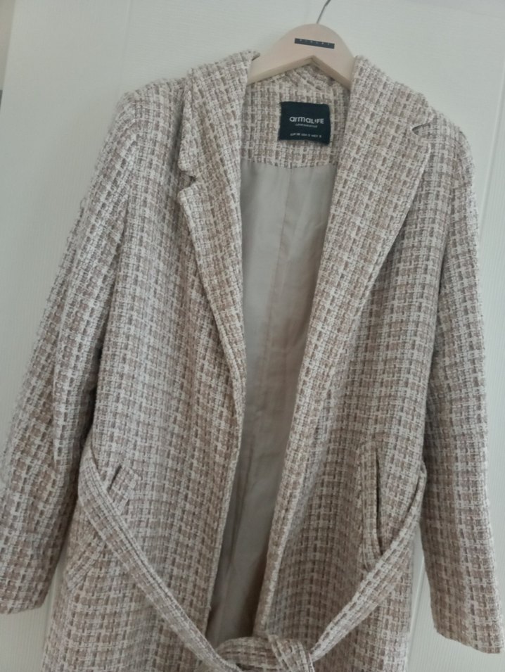 Bej Uzun Kadın Kemerli Ofis Kabanı - Görsel 4