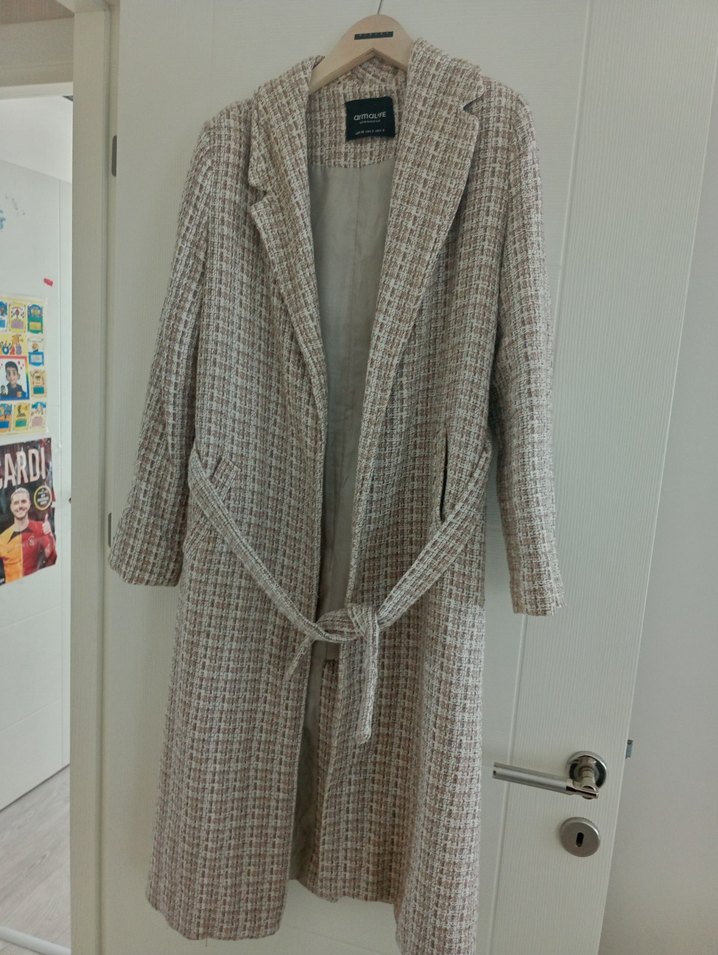 Bej Uzun Kadın Kemerli Ofis Kabanı - Görsel 3