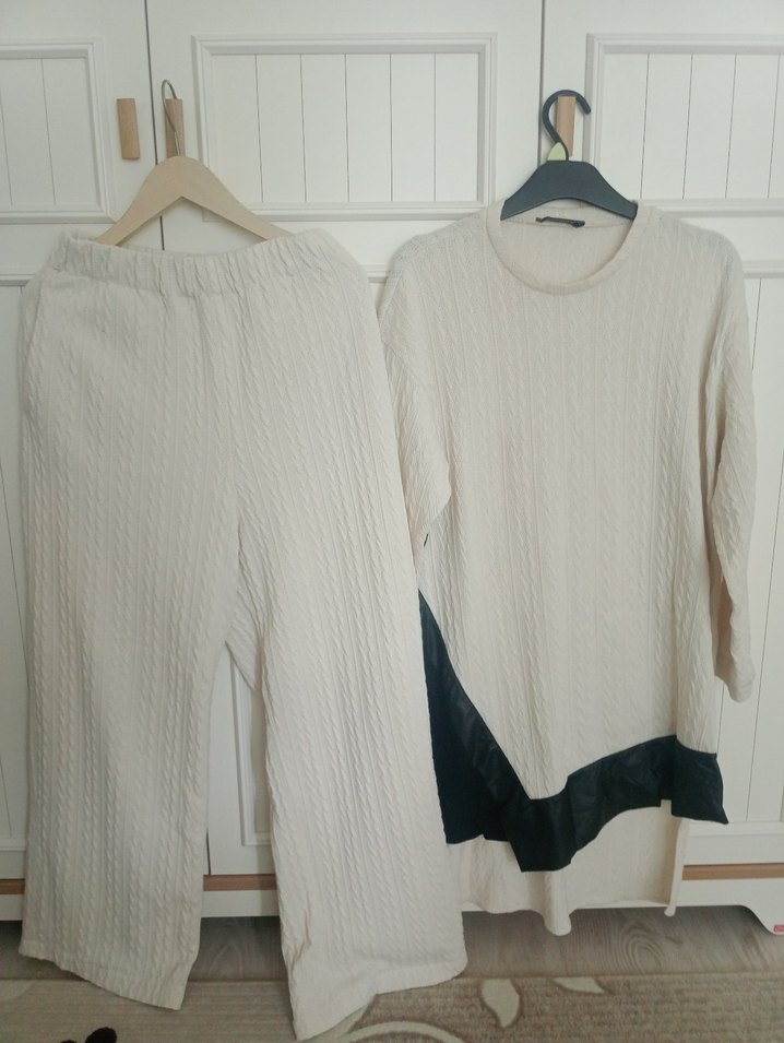 Kadın Gri Piliseli Uzun Kollu Takım - Görsel 3