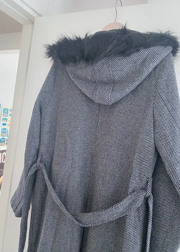 Gri Uzun Yün Kadın Kaban Kürklü Kapüşonlu - Görsel 4