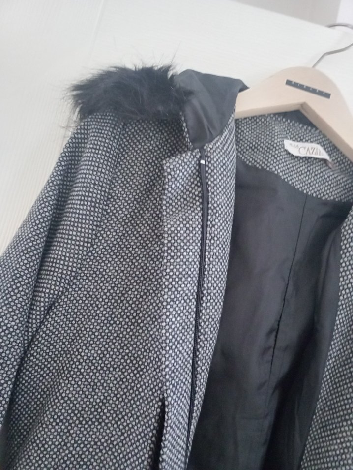 Gri Uzun Yün Kadın Kaban Kürklü Kapüşonlu - Görsel 3