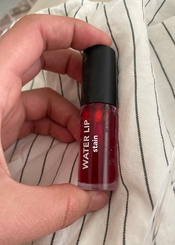 Flormar Koyu Kırmızı Ruj - Görsel 3