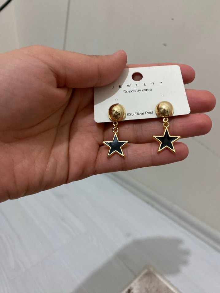 Parlak Altın Yıldız Mini Küpeler - Görsel 2