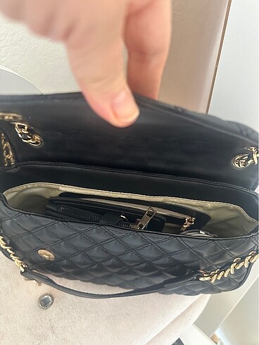 Guess Guess canta